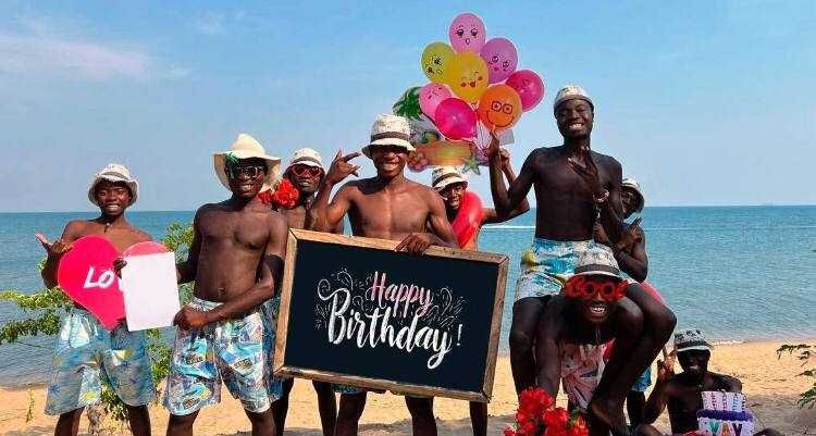 Подарункові вітання с Африки