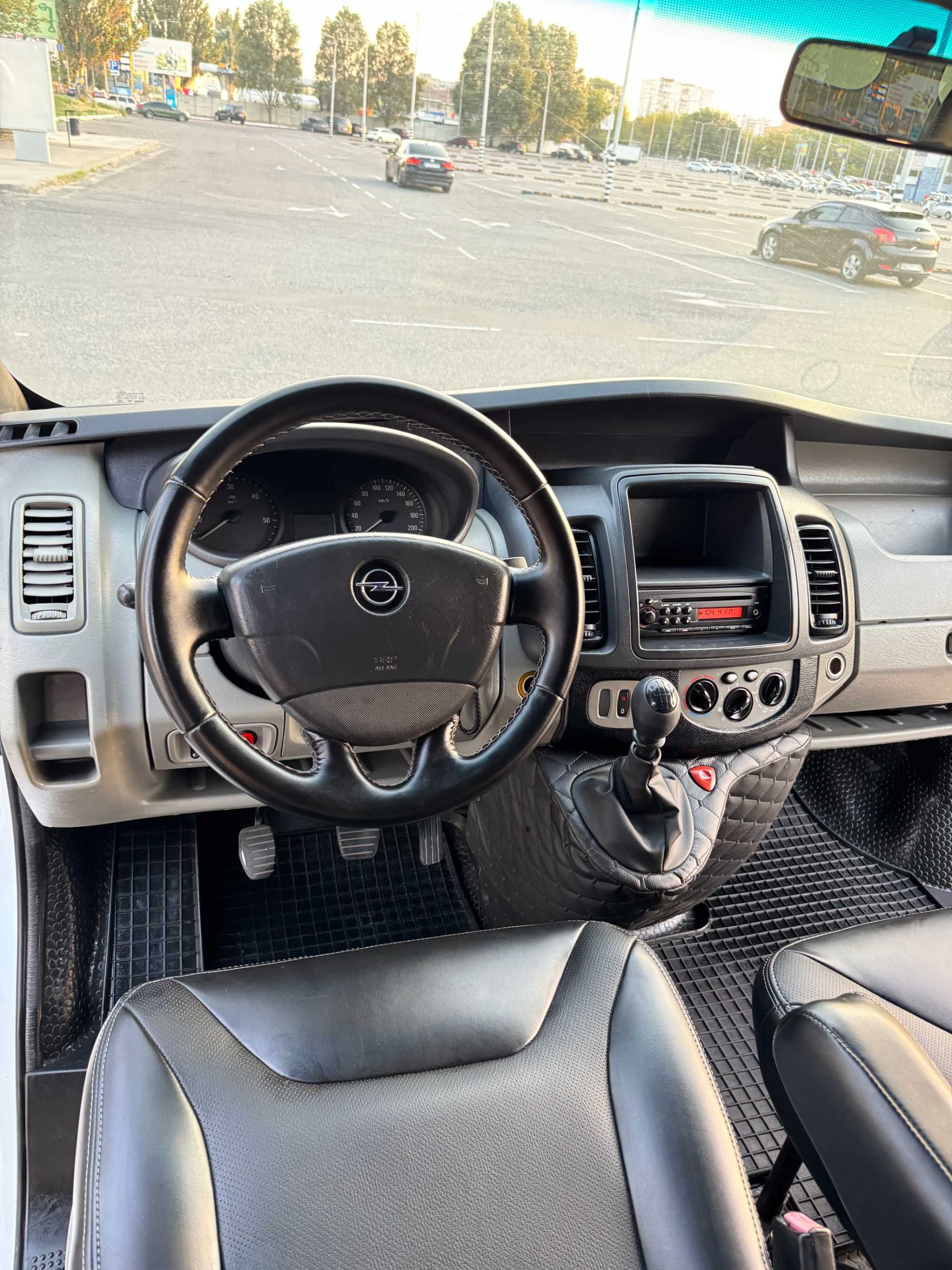 Опель Віваро Opel Vivaro 2010