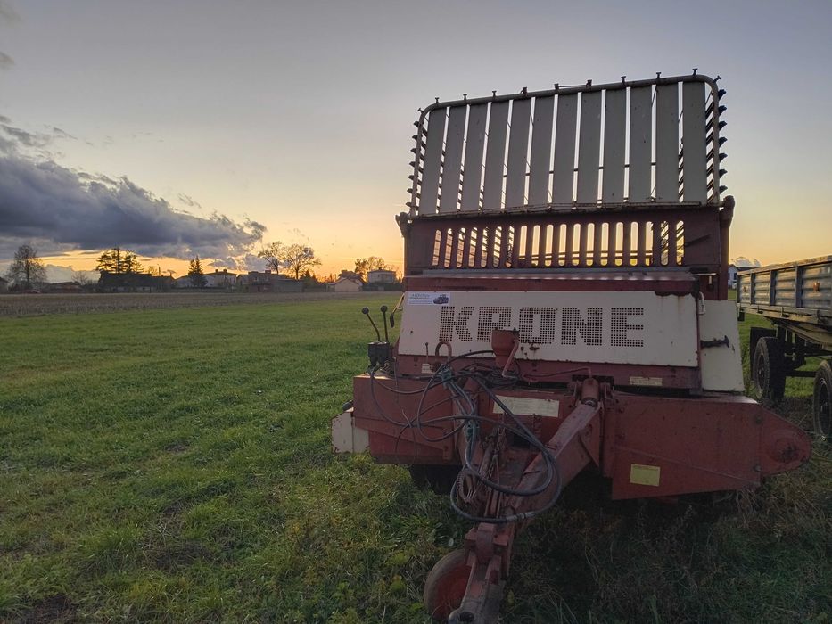 Przyczepa samozbierająca Krone