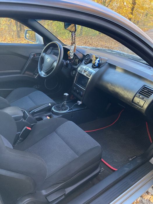 Hyundai coupe tiburon