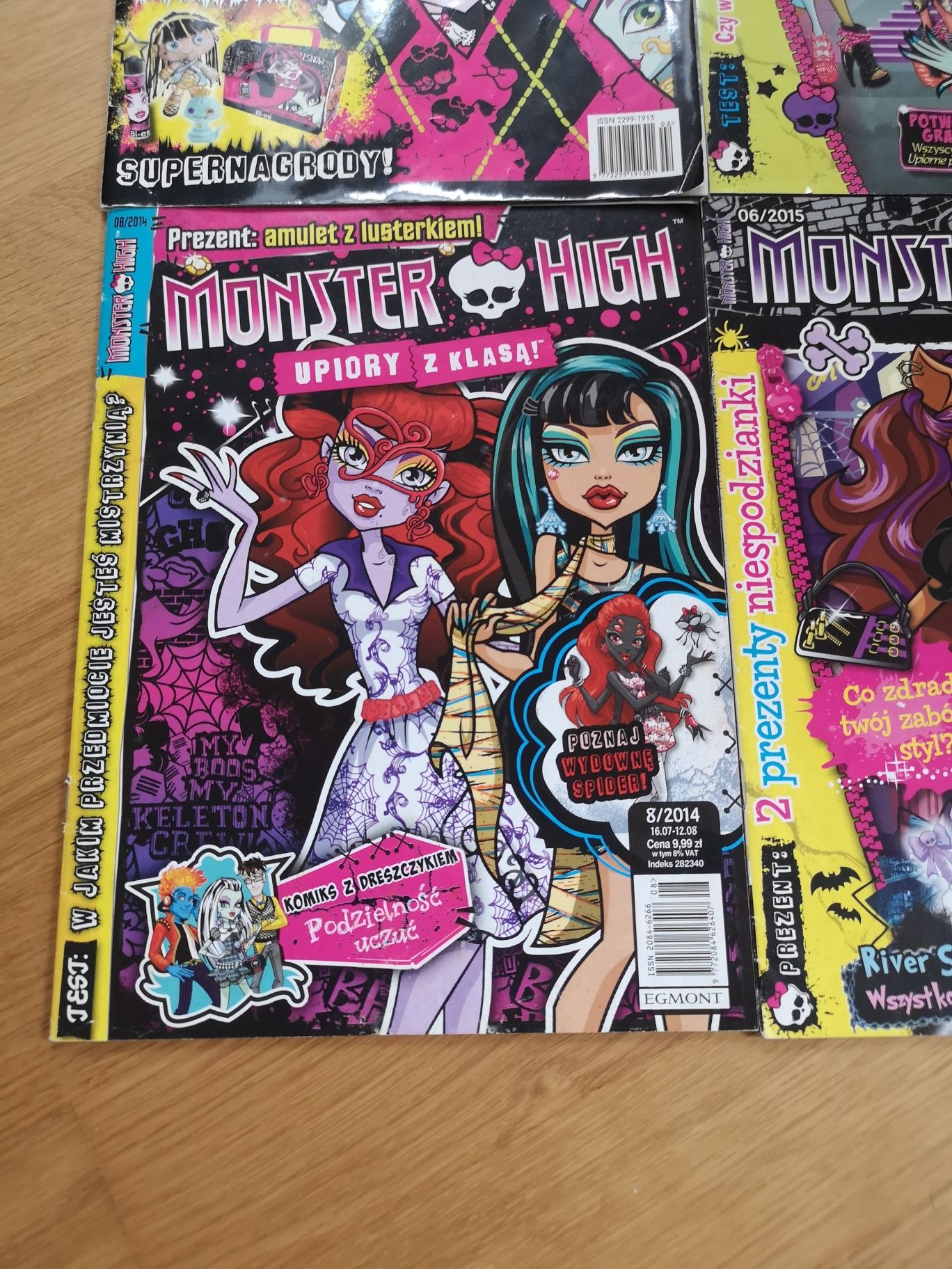 4 gazety czasopisma  monster high