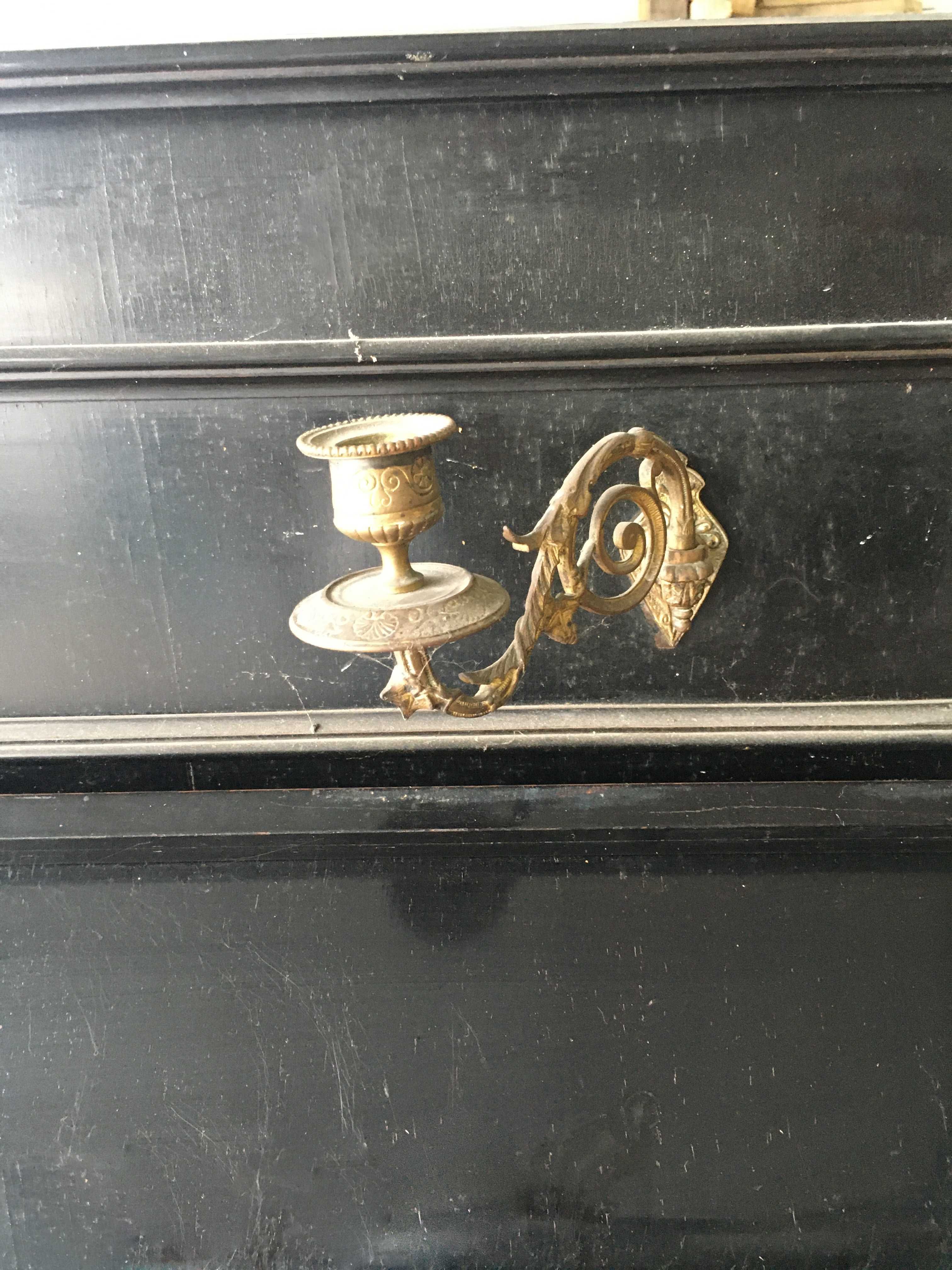 Pérola Centenária: Piano Antigo para Restauro