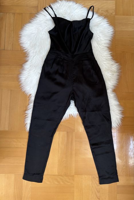 Kombinezon czarny damski na cienkich ramiączkach