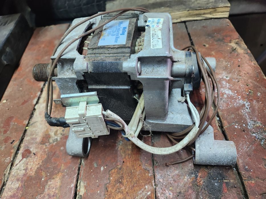 Двигун(мотор) для пральної машини Hotpoint-Ariston