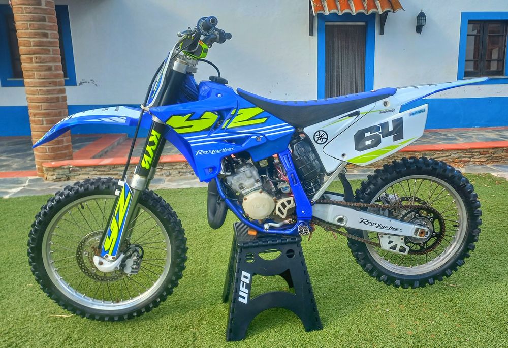 YAMAHA YZ 125 ---