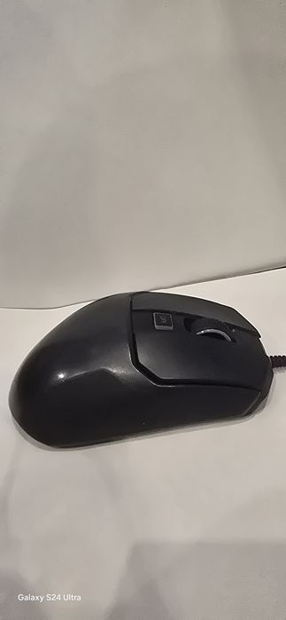 Sprzedam myszke gamingową roccat kain 100 aimo