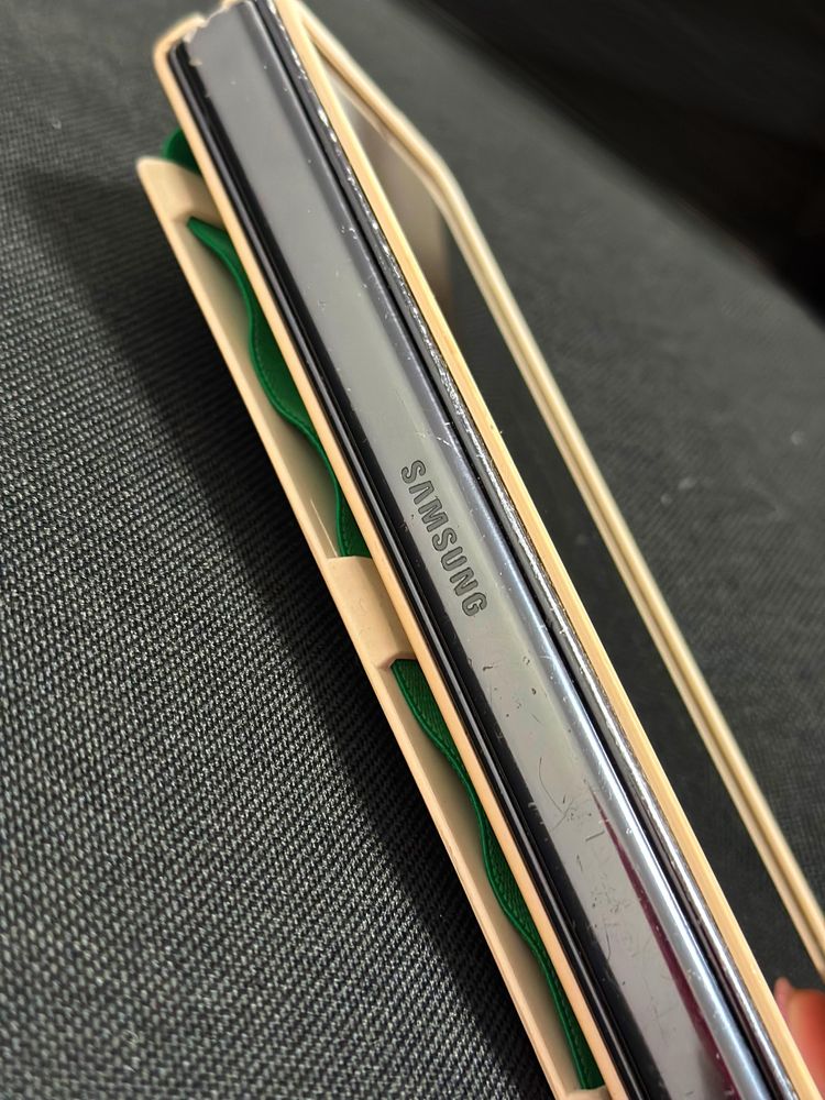 Samsung Galaxy Z Fold 4