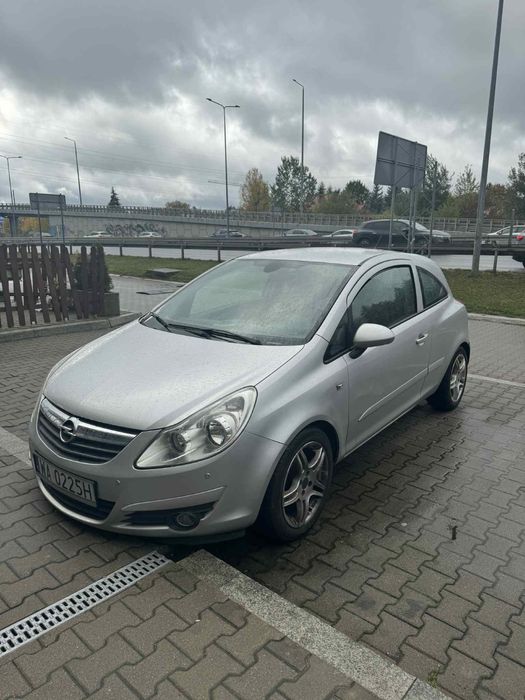 Opel Corsa niski przebieg garażowana automat