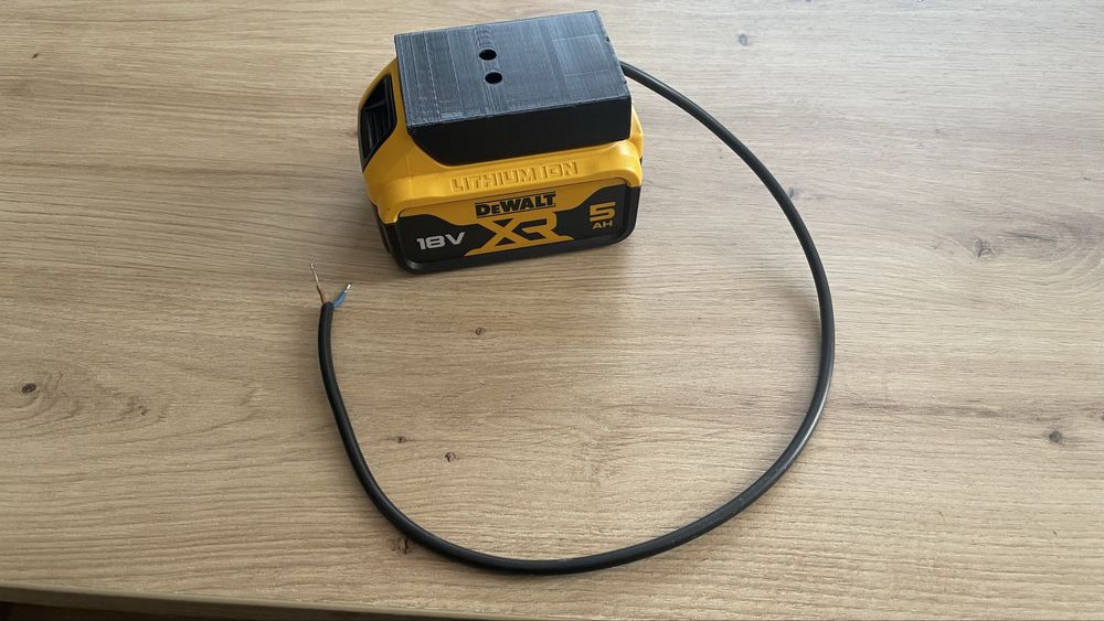Adapter baterii Dewalt 18 V XR