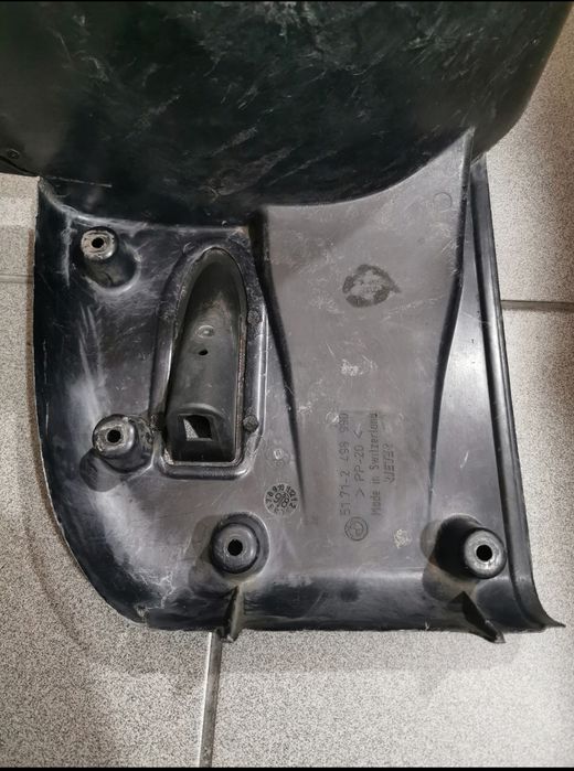 Oryginalne nadkole krótkie przód BMW E39 M-pakiet. Strona prawa.