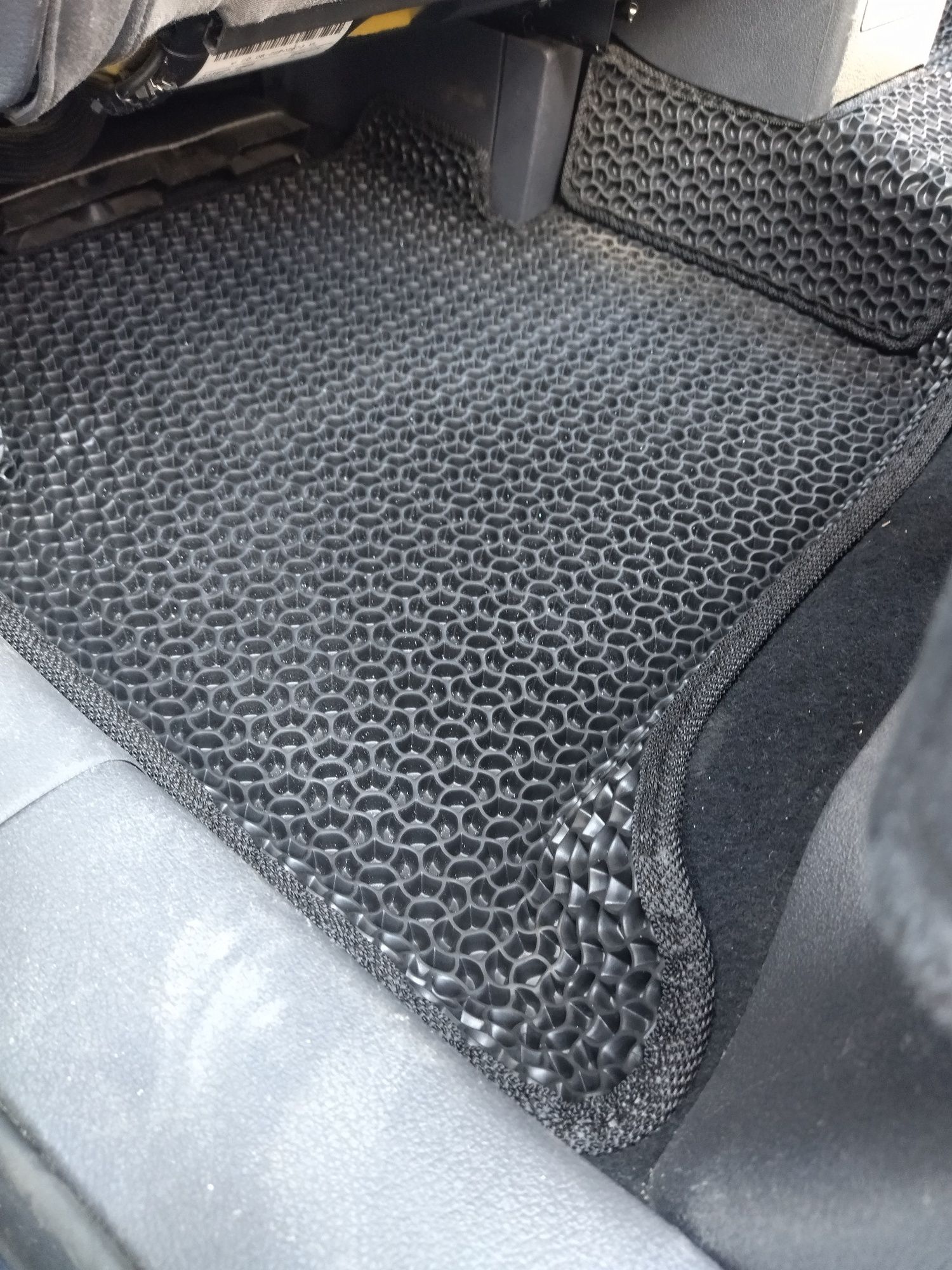 ЕВА килимки на Фольксваген Тауран ( ЄВА коврики на Volkswagen Touran )