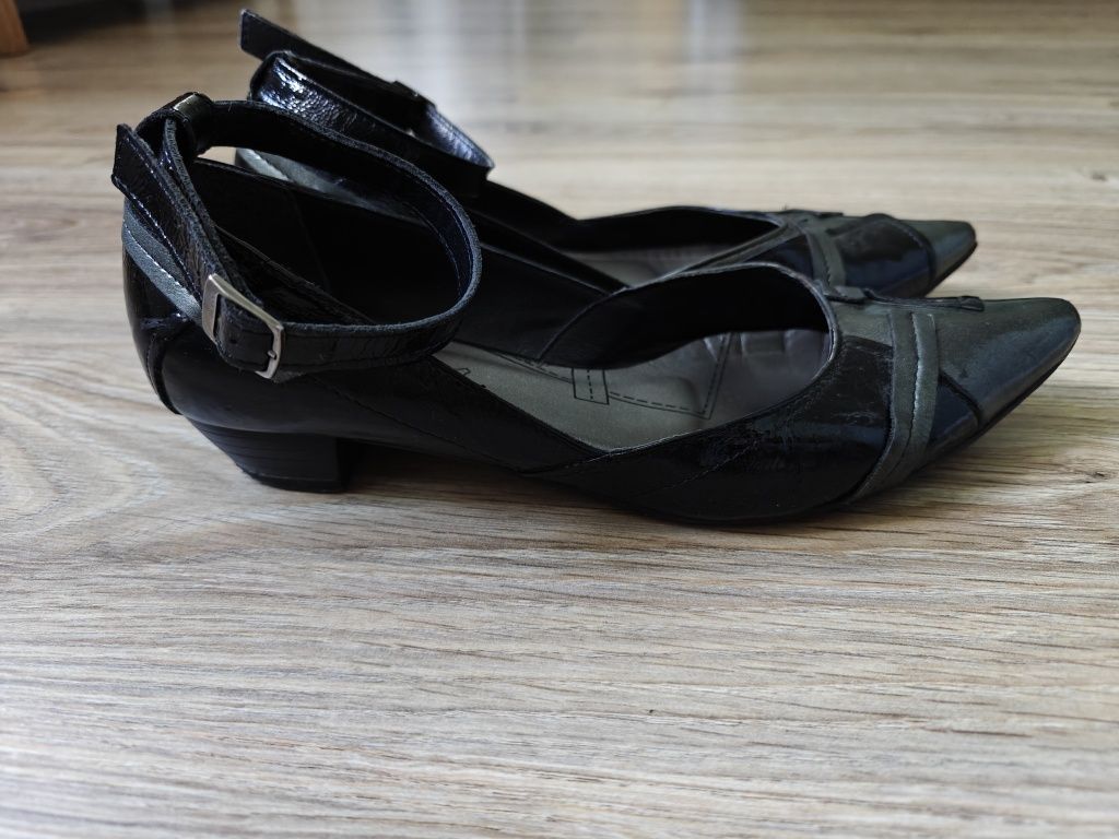 Czarne eleganckie buty damskie Lasocki r. 38