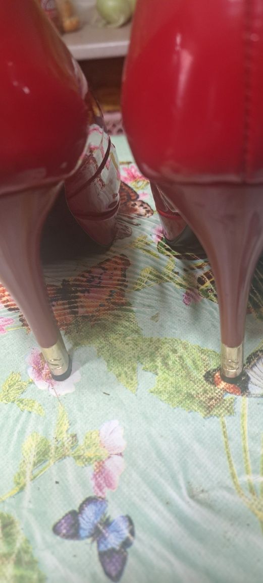 Buty włoskie na szpilce.SALA