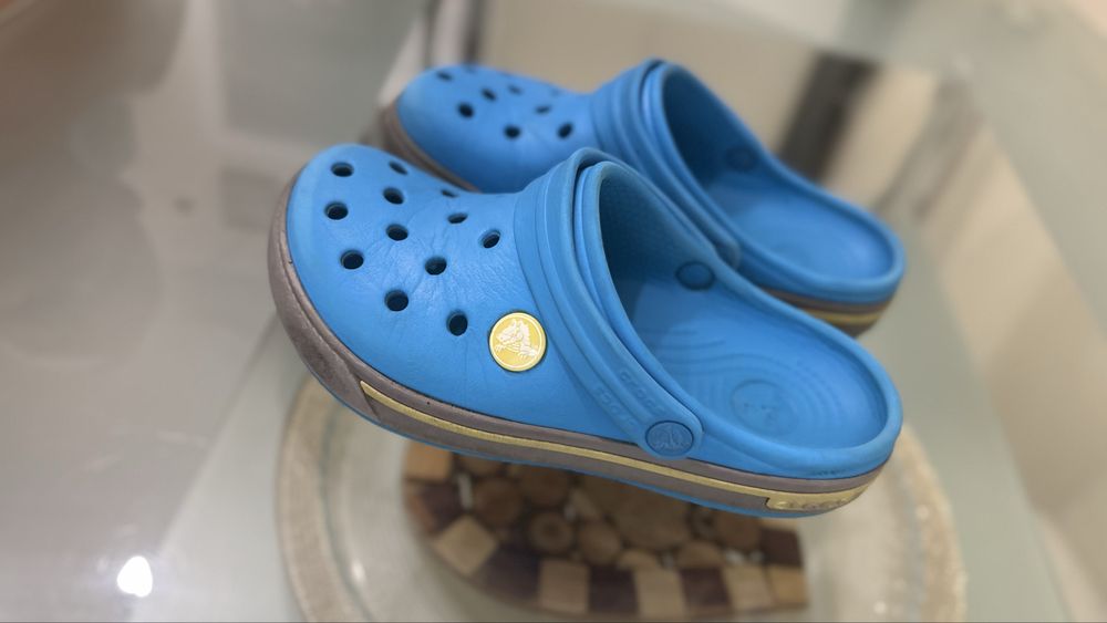 Продам кроксы для мальчика