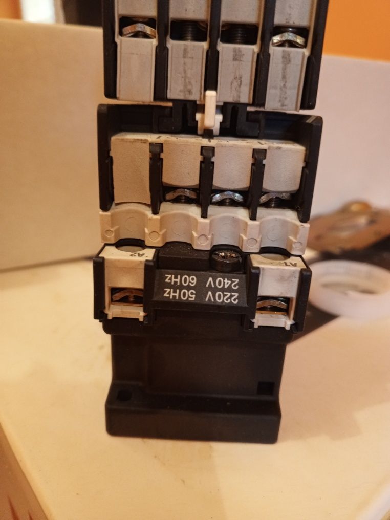 Klöckner- Moeller dil 00 M +31 dil m - 220/240V