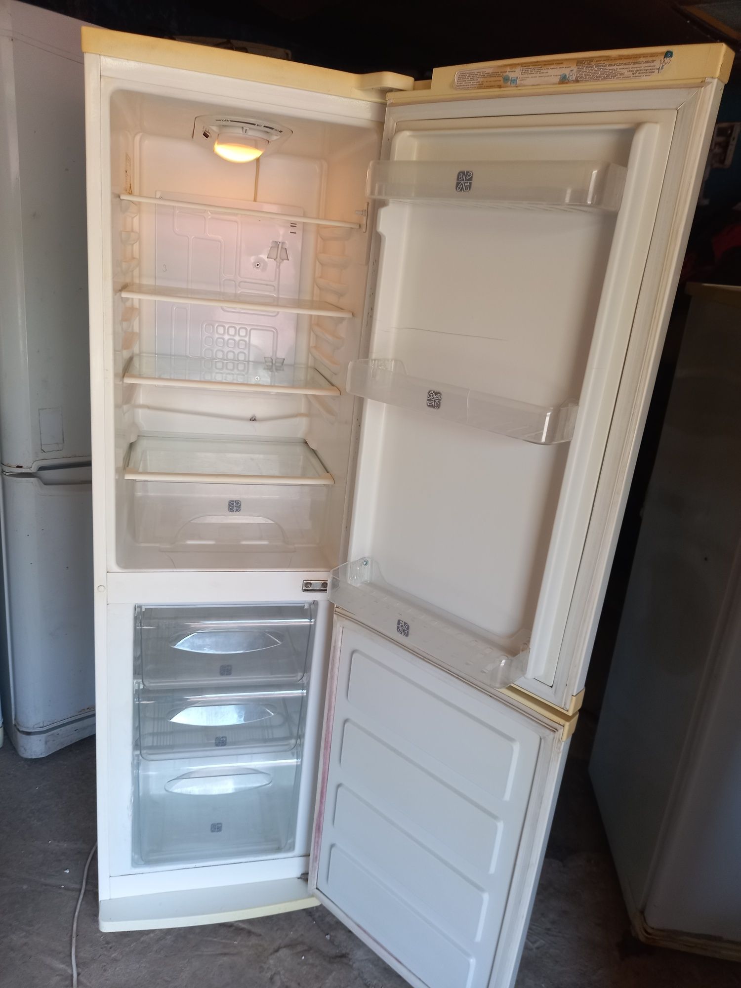 Холодильник "Samsung"