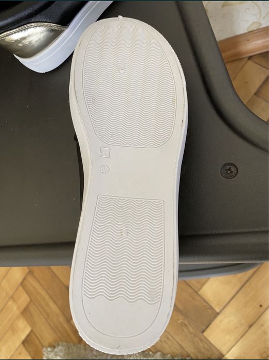 Мокасини, снікерси