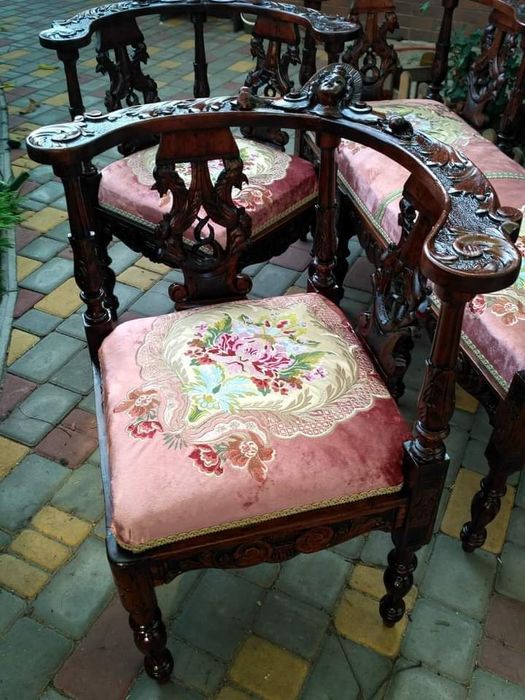 Реставрация старинной и антикварной мебели.