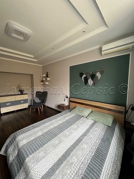 Продам 3 кімнатну квартиру по вул. Богдана Хмельницького