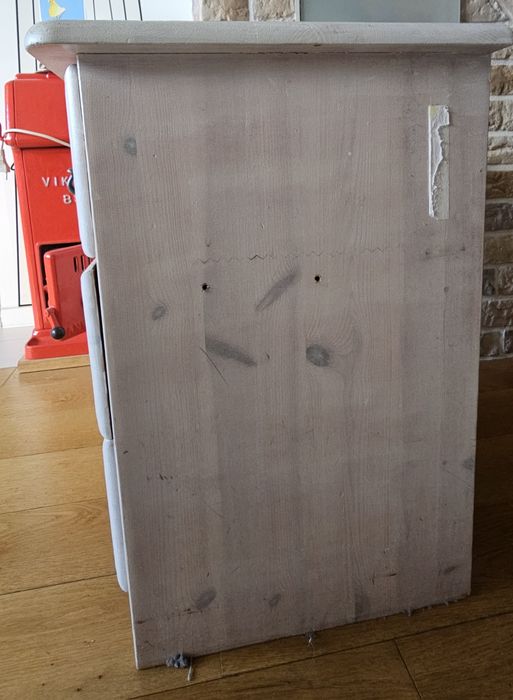 Drewniana Szafka nocna bielona