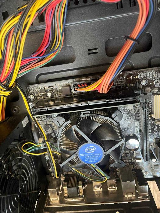 Продам ПК + монитор \ intel core i5 7400 \ AFOX GeForce GTX1050Ti 4Gb