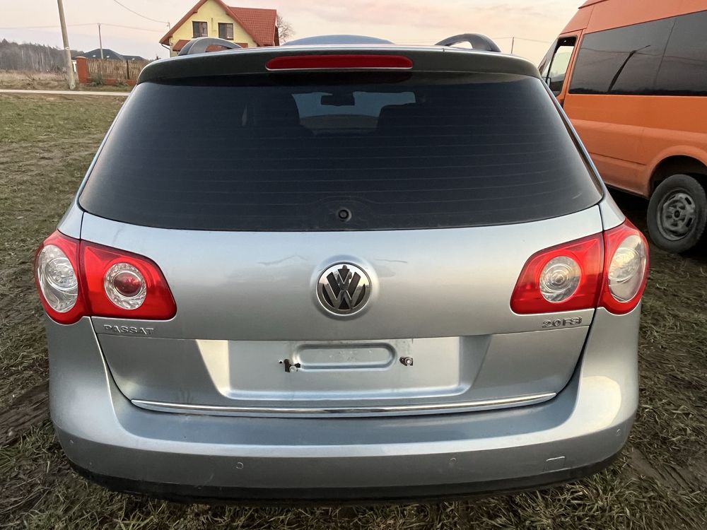 VW PASSAT B6 KOMBi lampy tył lampa prawa lewa led w klapę boczna