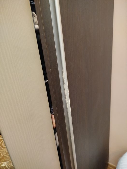 Sprzedam szafę używana wys 2.10*dł 2.30 głębokość 60 cm.