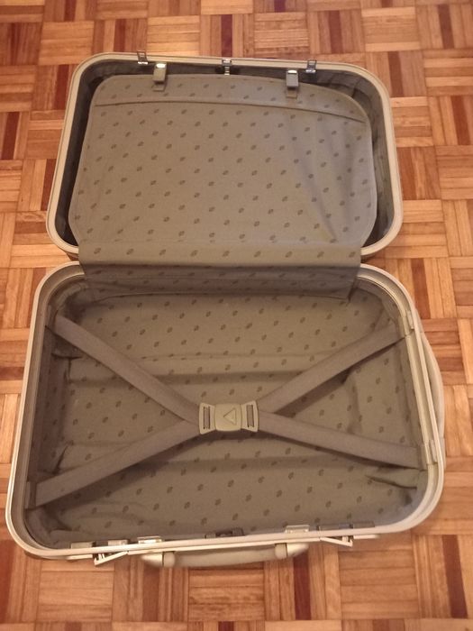 mala ( american tourister )