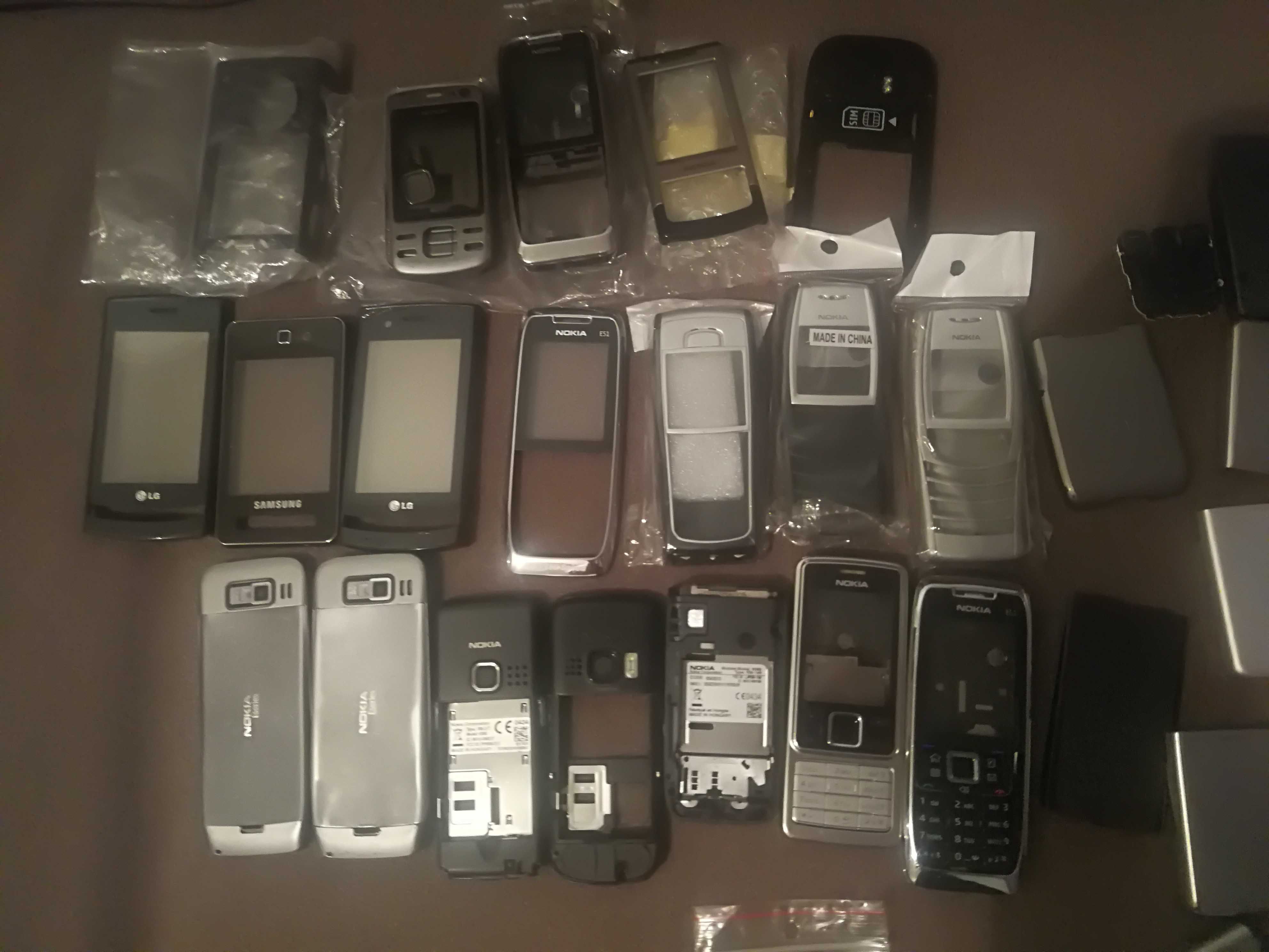 Części do starszych telefonów wyświetlacze, głośniki,obudowy, baterie