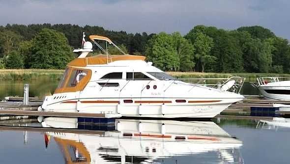 Jacht motorowy Sealine fly33, 400 KM diesel, 2 kabiny sypialne