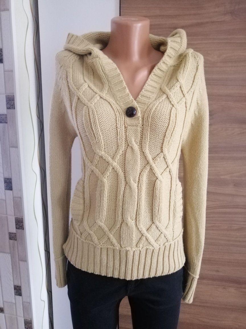Светр жіночий Тёплый бежевый свитер H&M