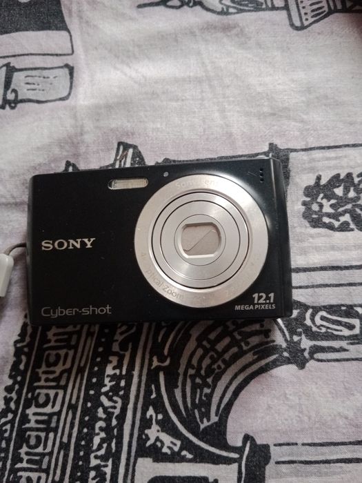 Фотоапарат Sony..