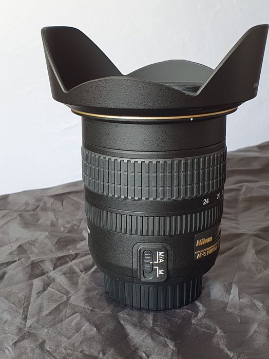 Ширококутний об'єктив Nikon AF-S DX Nikkor 12-24mm f/4G