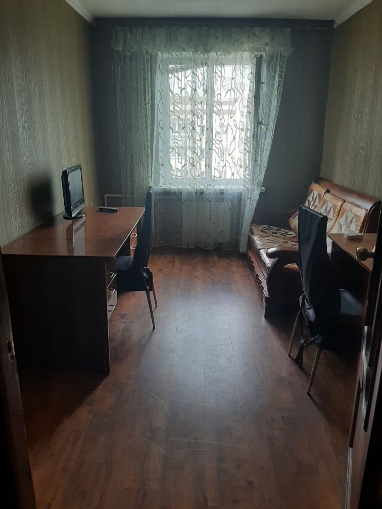 Здається 3-х кімнатна квартира,вул. Милославська 19А