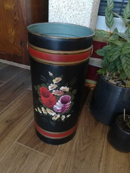 Suporte guarda-chuvas , pintado a mão