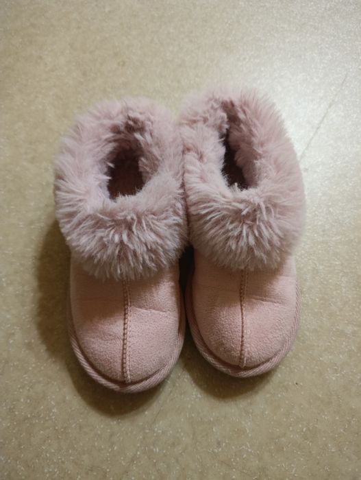 Капчики на хутрі на дівчинку 12 розмір