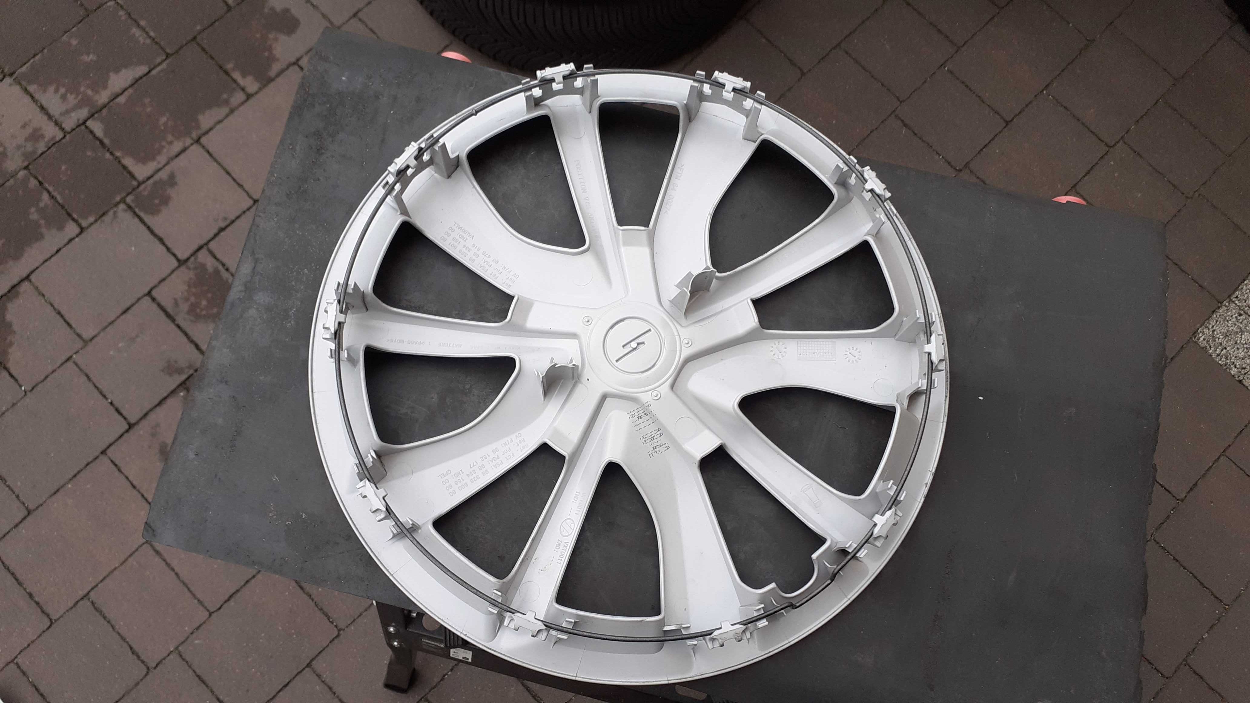 Nowe/Demo kołpaki oryginalne 4x OPEL CORSA 15"  2021r. Stan idealny