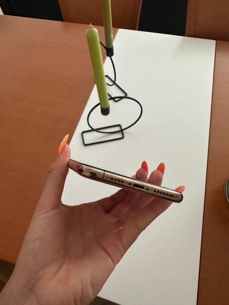 Vende-se Iphone 11 Pro Max S/acessórios