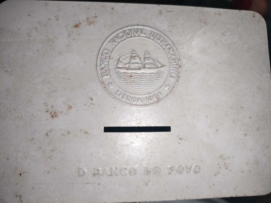Cofre antigo metálico banco BNU