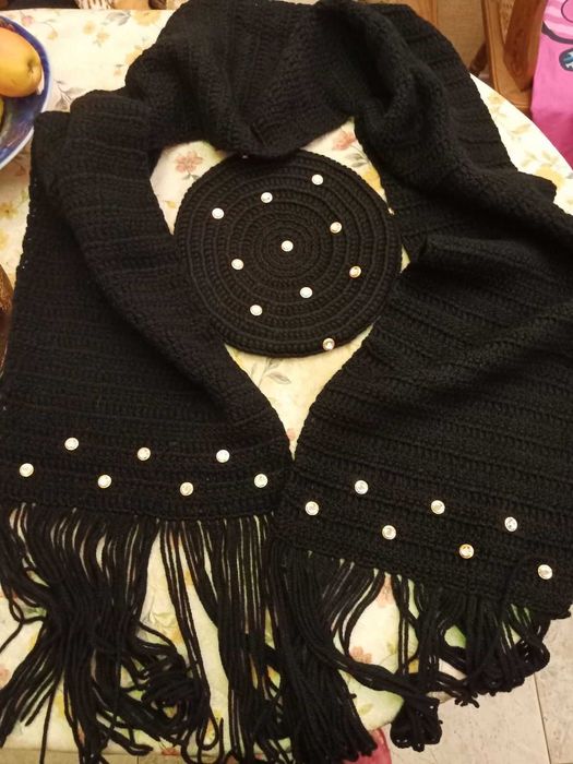 Комплект Палантин и берет ,цвет чёрный