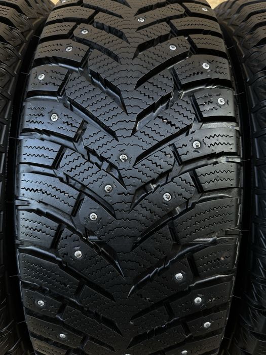 Зимові шини 215/65 R16 98T TOYO OBSERVE ICE-FREEZER SUV.шума резина