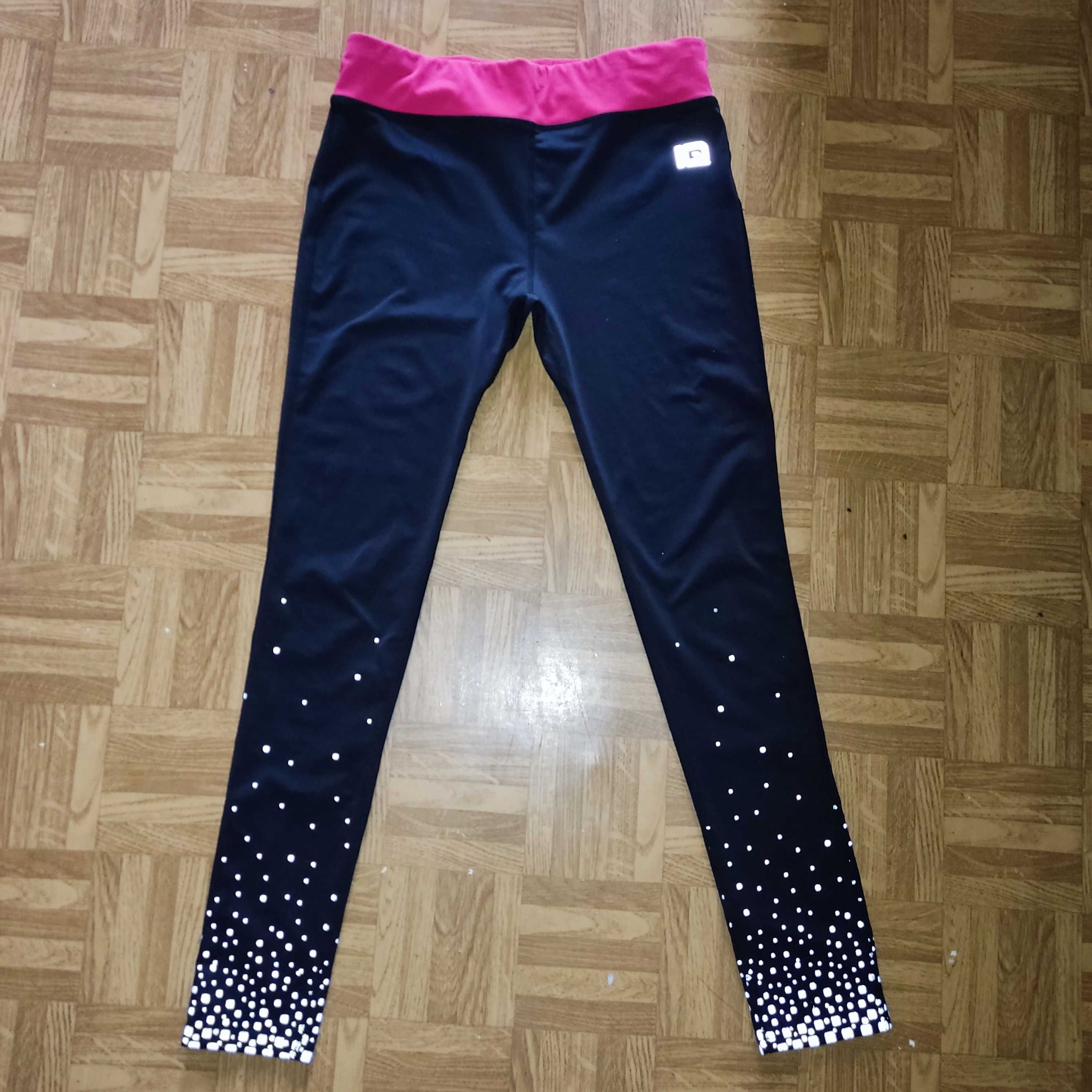 Sportowe legginsy rozmiar M-L