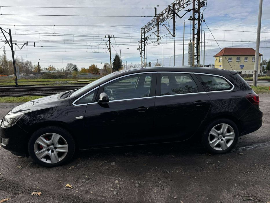 Opel Astra J 1.7cdti 125km 2011r