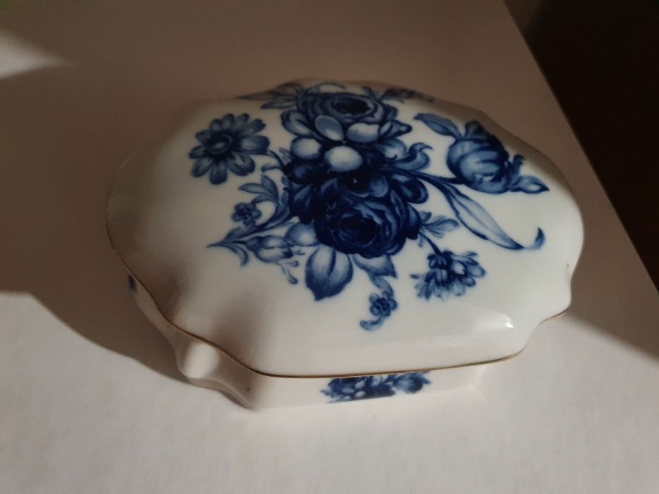 Guarda joias em porcelana