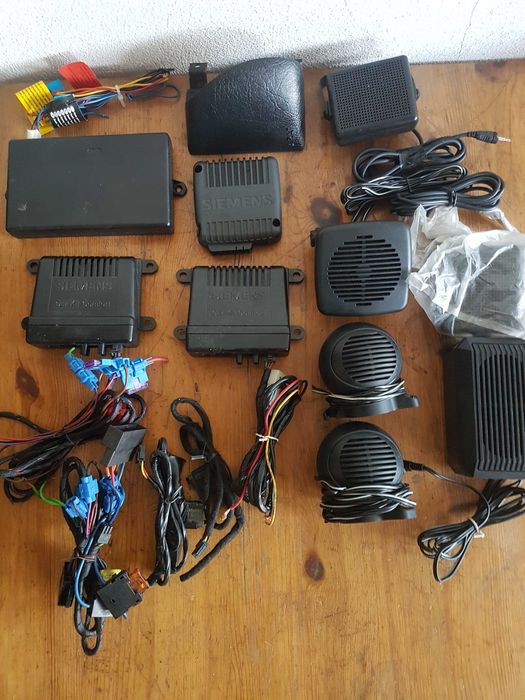 Zestawy głośnomówiące do starszych typów telefonów