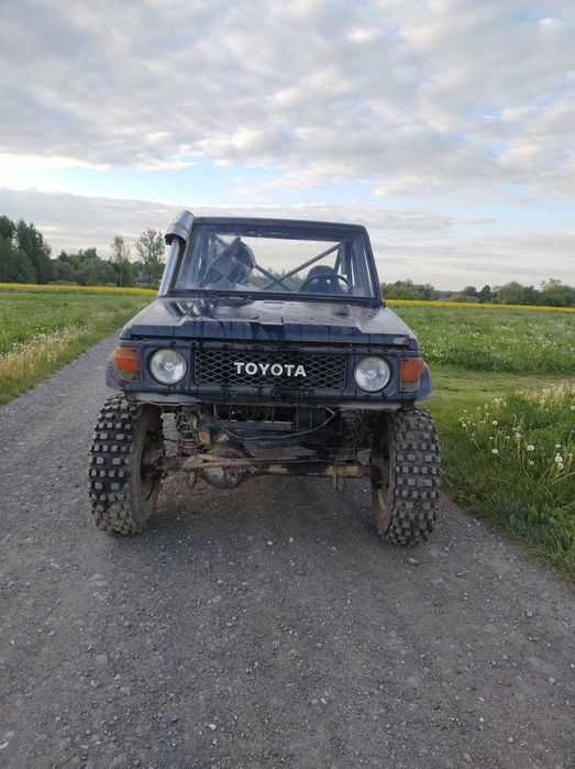 Toyota Land Cruiser LJ 70 nie skończona przeprawówka .