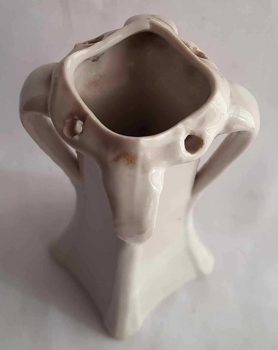 Secesja Porcelanowy wazonik