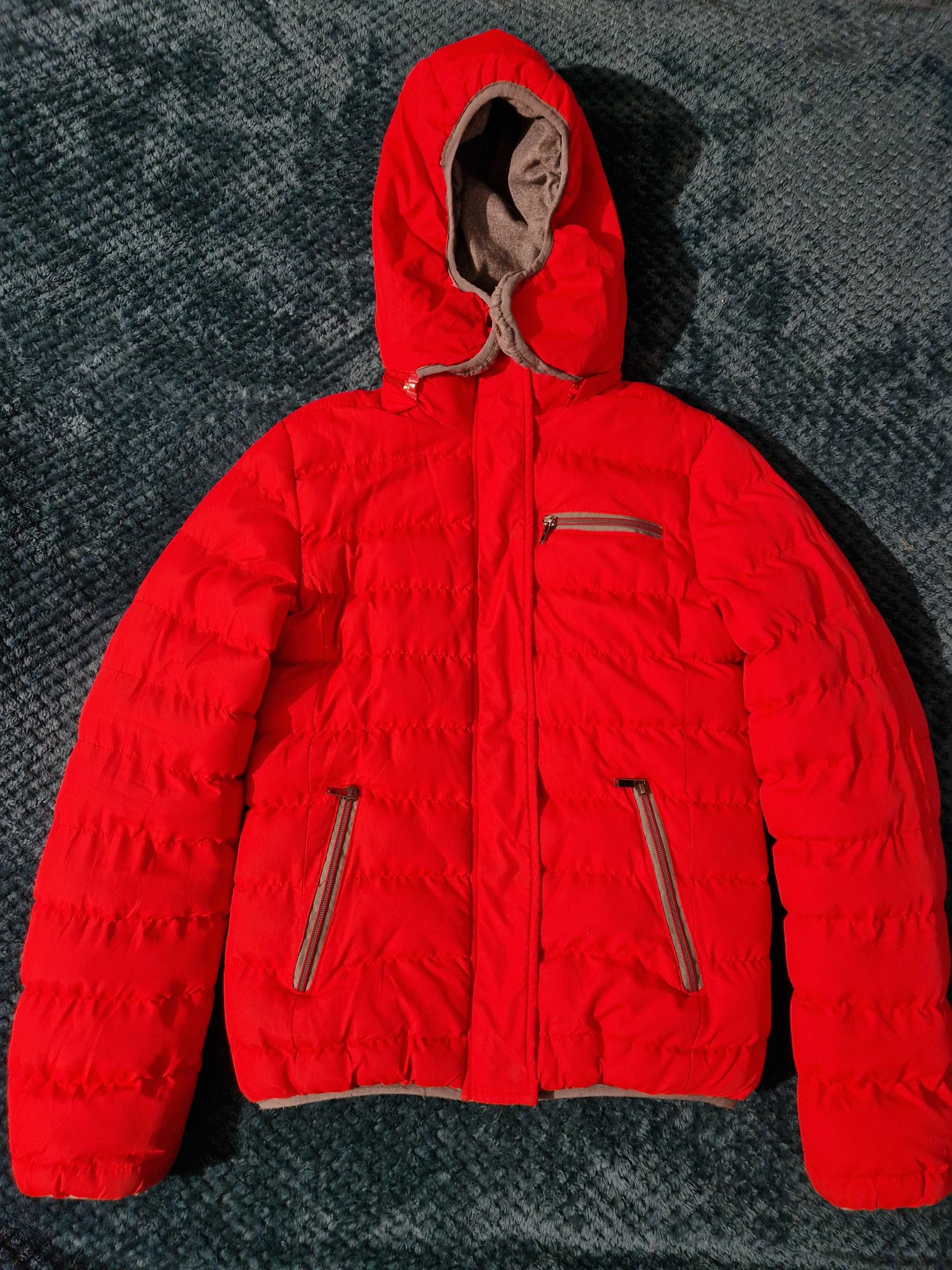 Czerwona kurtka Sinsay rozmiar M zimowa