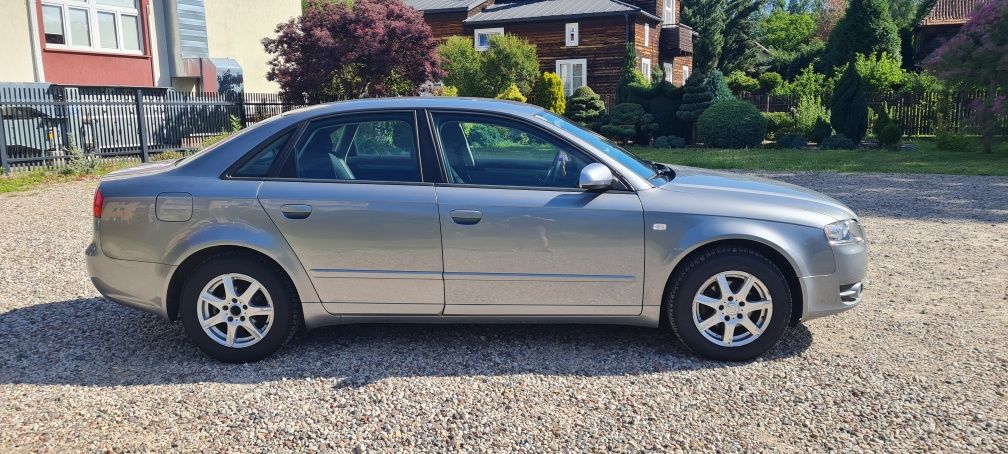 Audi A4 B7  1.6 MPi Benzyna Nowy Rozrząd Mały przebieg