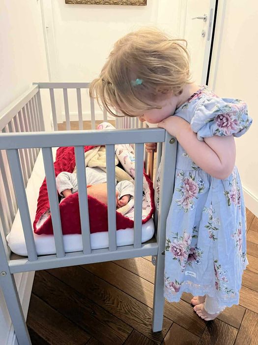 Niemowlęce łóżeczko Woodies + materac + prześcieradła